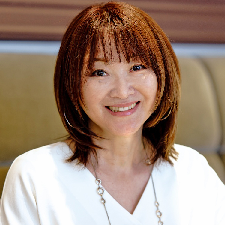 RIKO アイボリー パフスリーブ トップス　チョコフレークトップス トップスの名作チョコレートケーキがアイスクリームとして楽しめる