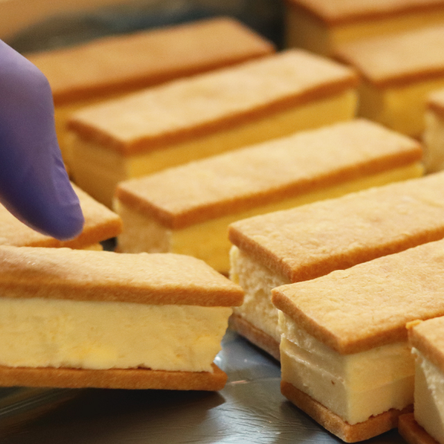 チーズケーキサンド 〈プレーン6本入り〉 - CHEESECAKE SAND -（M