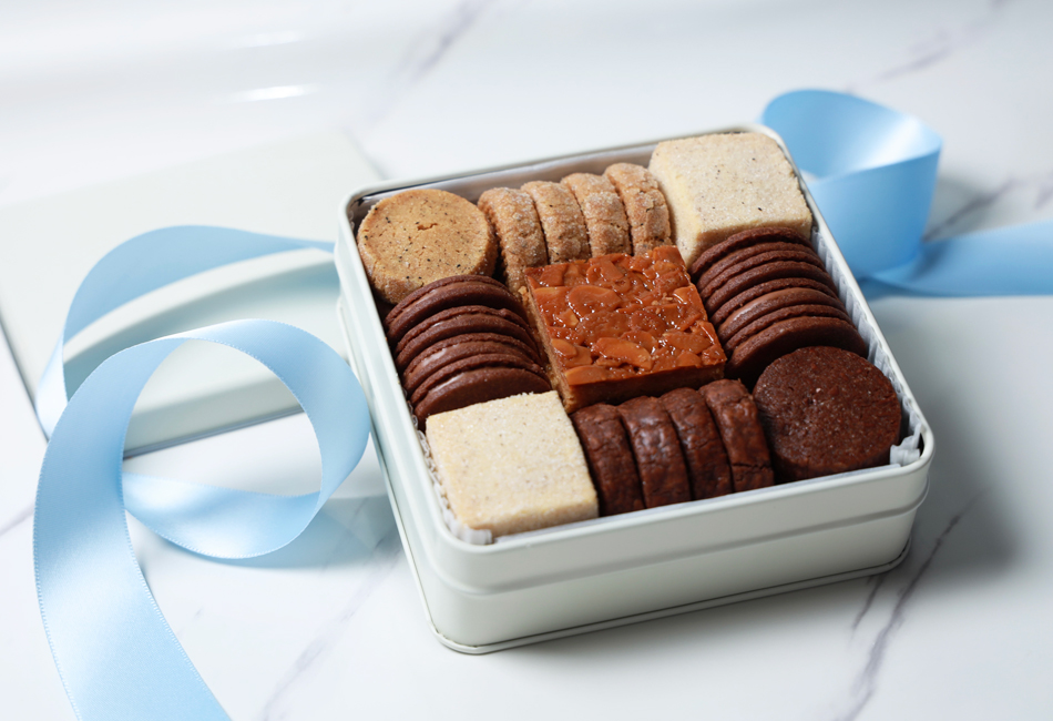 自由な感覚をベースに緻密に手をかけられた、唯一無二のクッキー缶