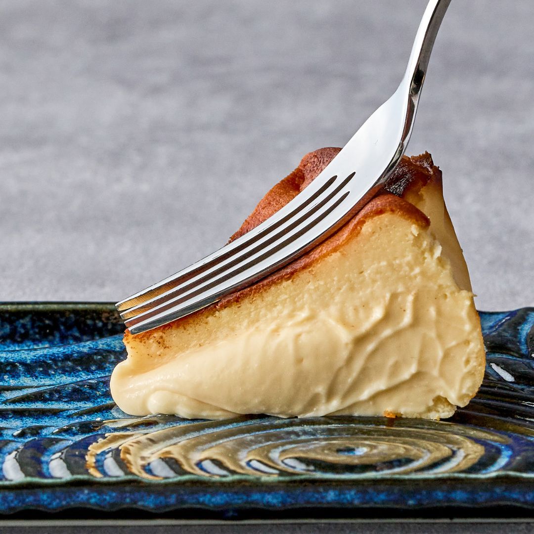 米国　ランズバーグ社　RANSBURG　ブルー　ケーキ　ストッカー　ドーム 濃厚バスク風チーズケーキ（Ristorante Renata（リストランテレナータ